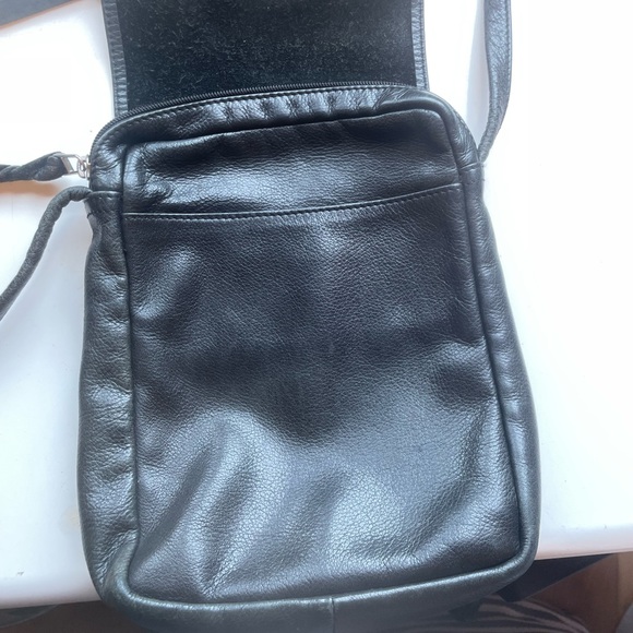 SVEN Black Leather Handbag - Picture 4 of 6